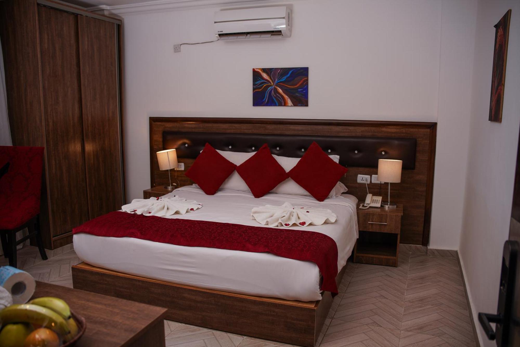 Petra Corner Hotel Exterior photo