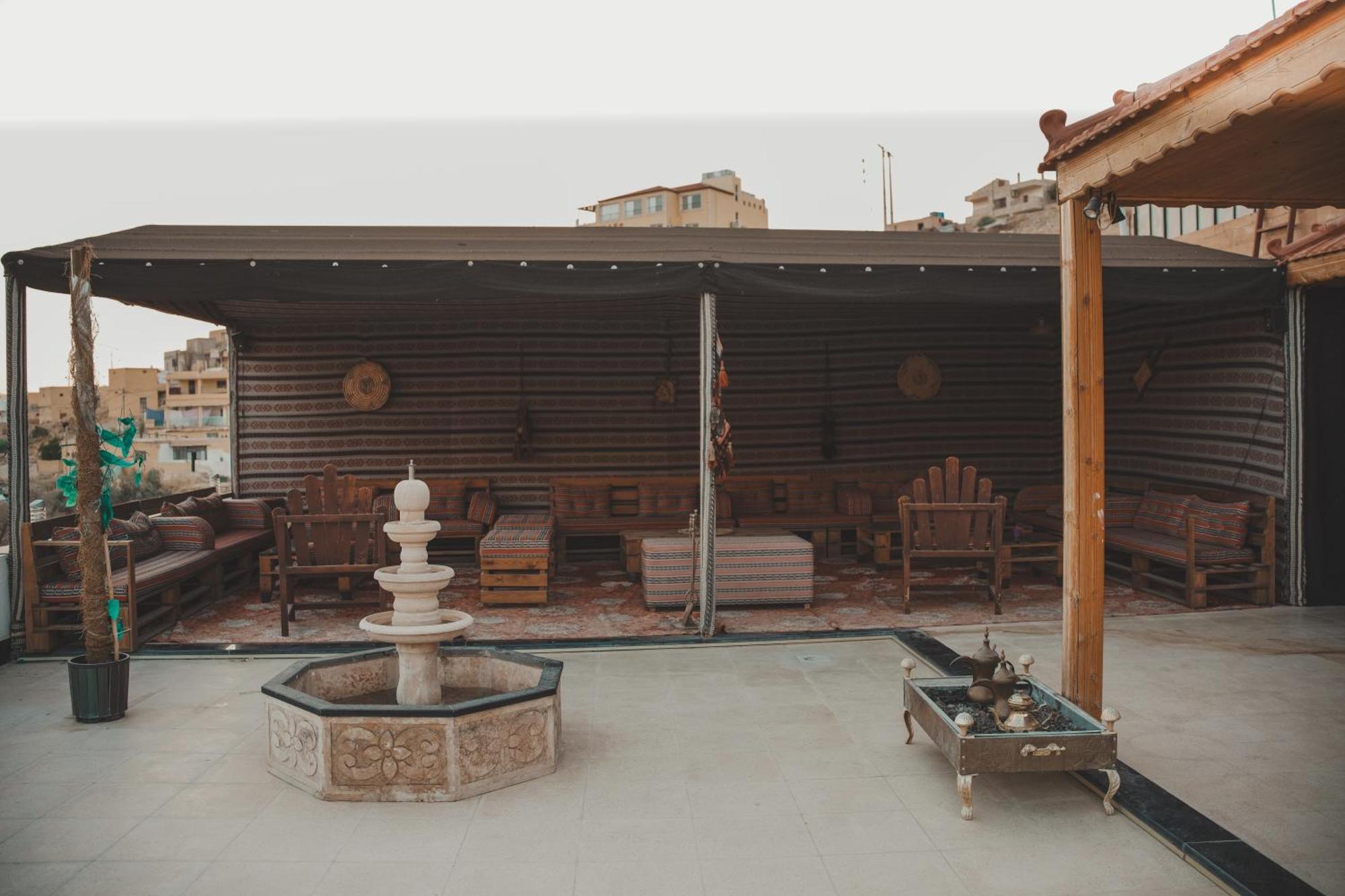 Petra Corner Hotel Exterior photo