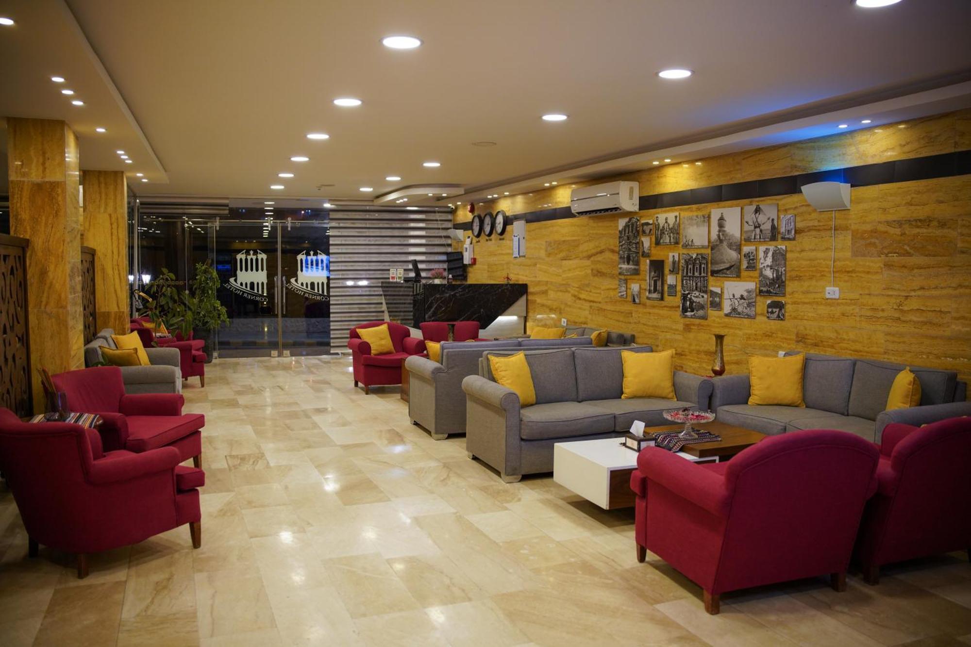 Petra Corner Hotel Exterior photo